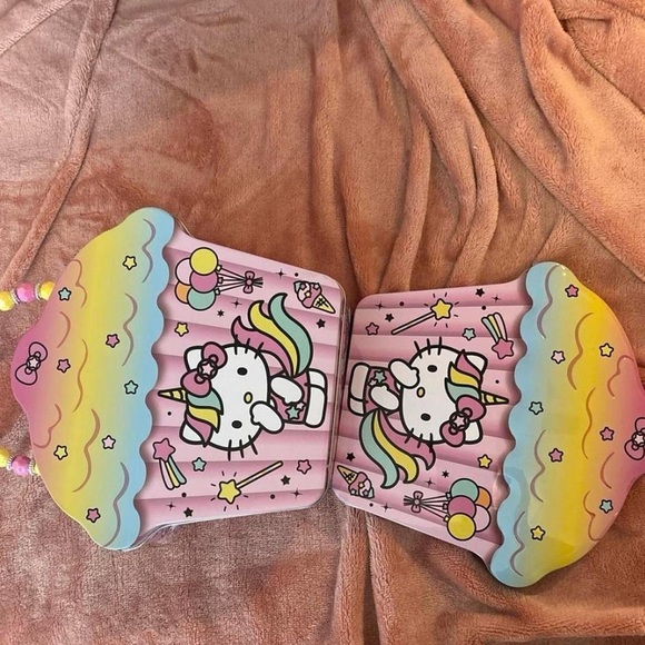 Hello Kitty Cupcake Storage Box - Picture 4 of 4